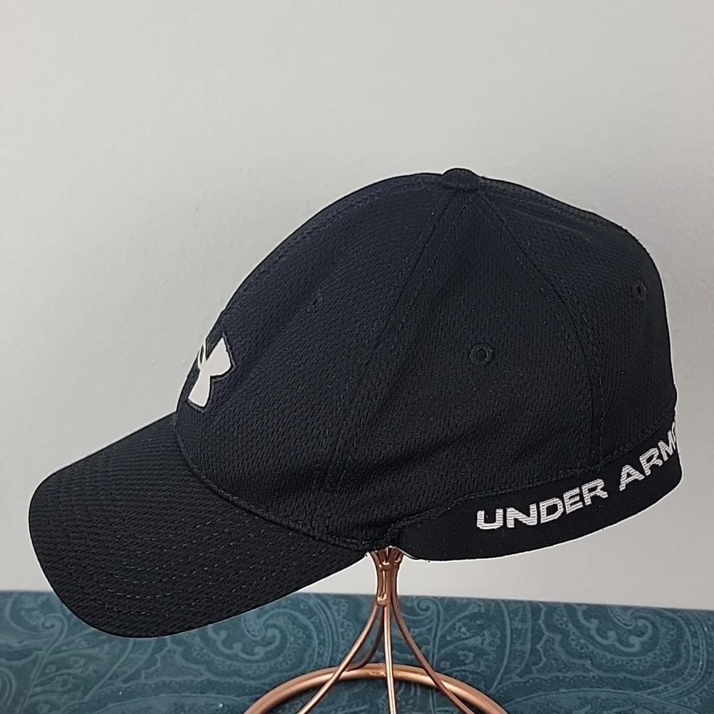 Under Armour Black Polyester Fabric Baseball Style Cap Hat 24